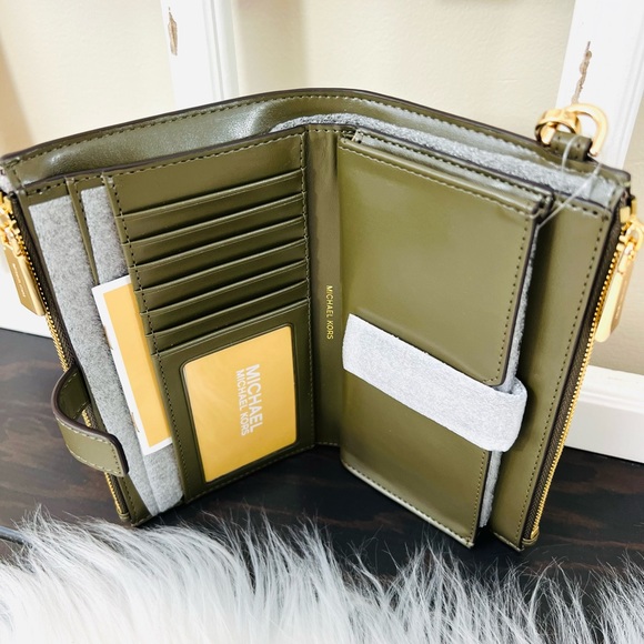 Michael Kors Jet Set Double Zip Wristlet - Picture 8 of 15